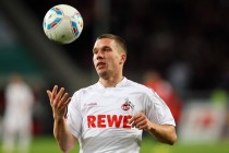 排球运动始于哪个国家？排球运动起源于哪一年传入中国？